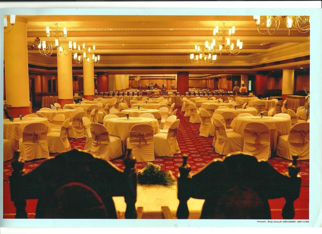 The Avenue Center Hotel Kochi Exterior photo
