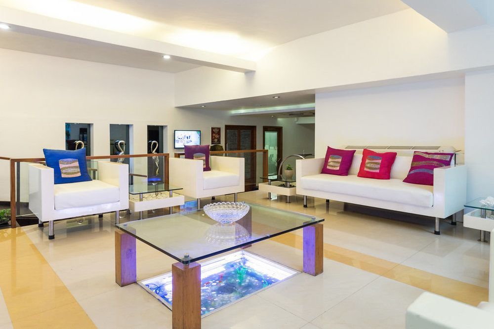The Avenue Center Hotel Kochi Exterior photo