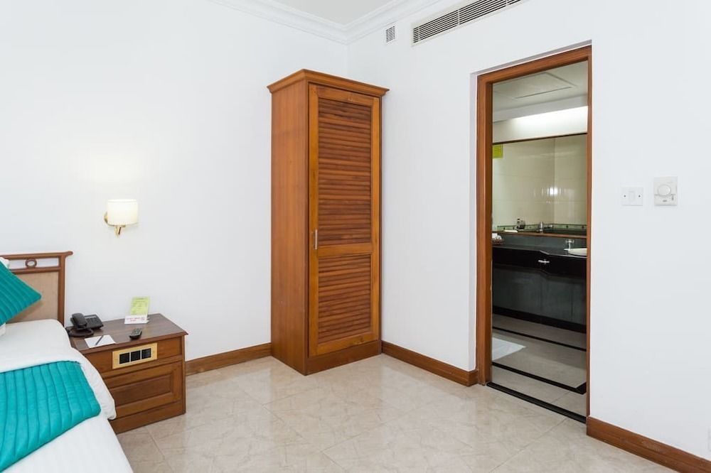 The Avenue Center Hotel Kochi Exterior photo