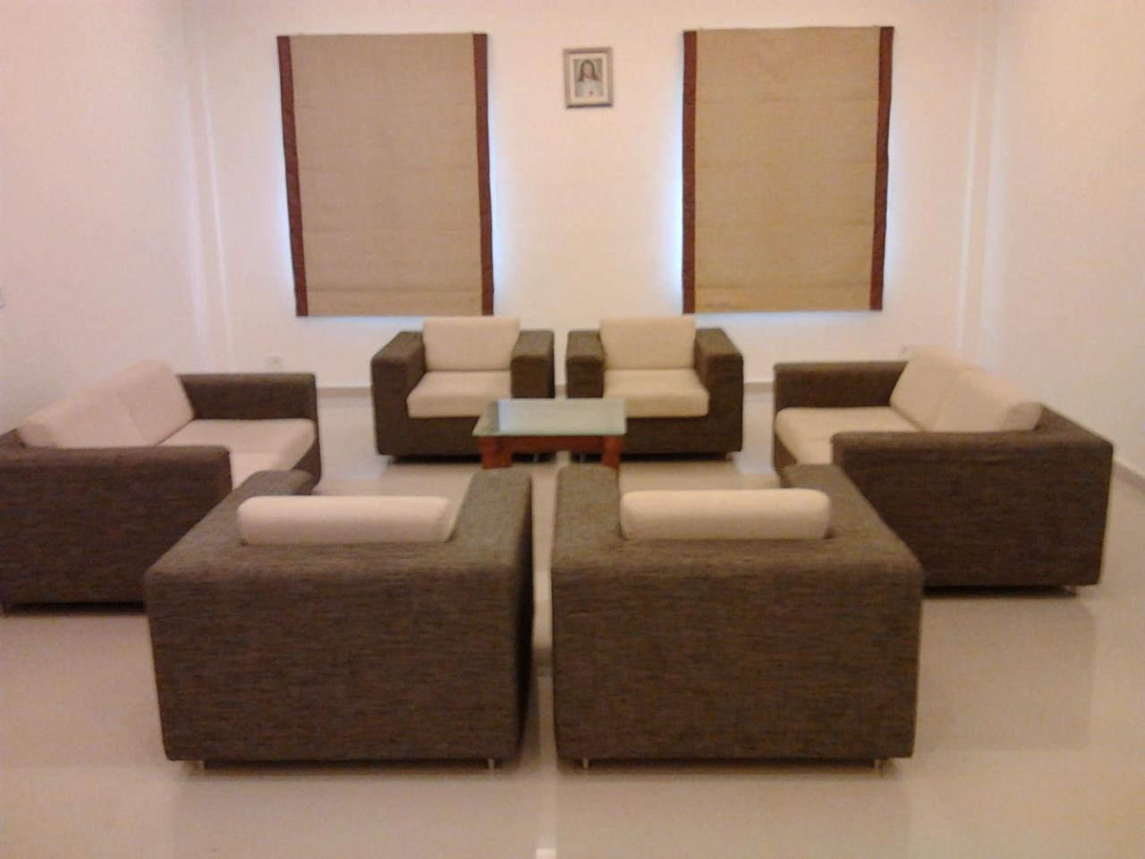 The Avenue Center Hotel Kochi Exterior photo